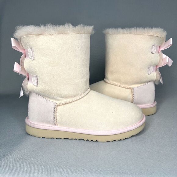 Girls UGG Boots Bailey Bow Baby Pink Suede Wool Coquette Rare Collectors Sz 3 - Picture 2 of 16